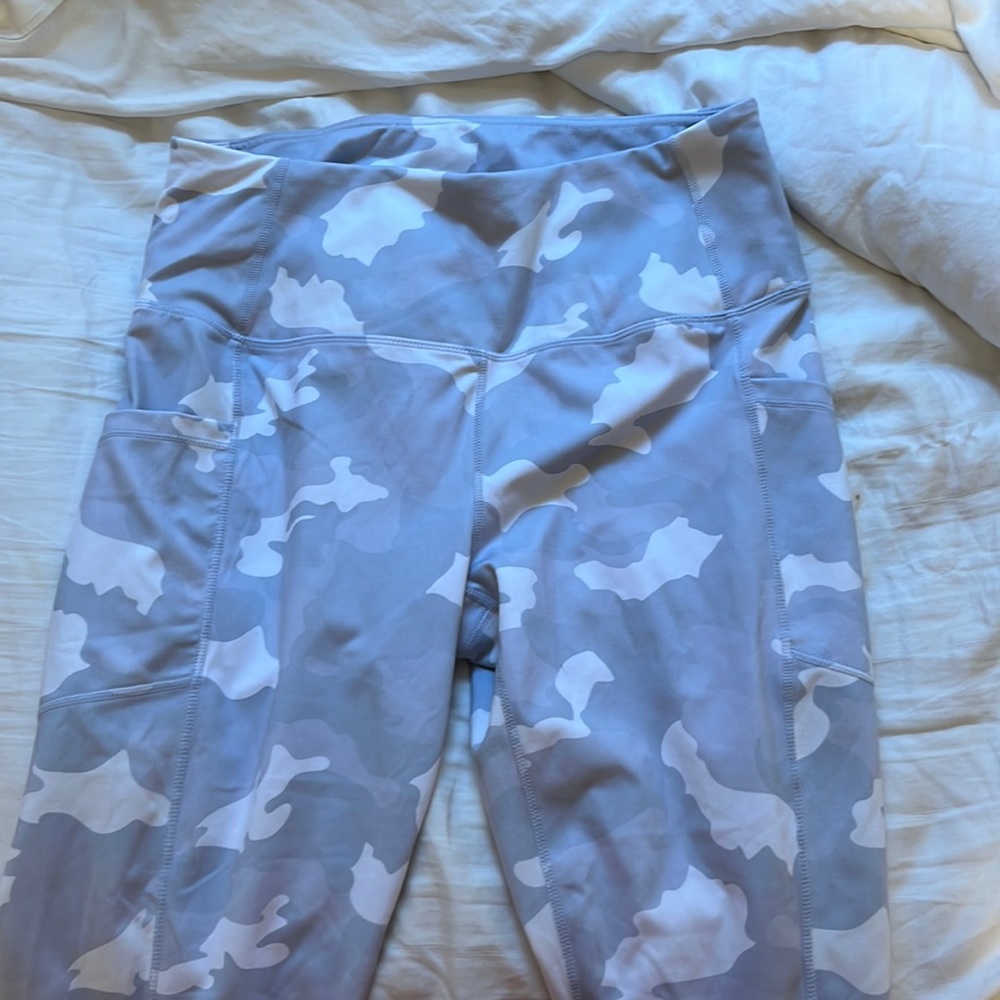 camo leggings with pocket